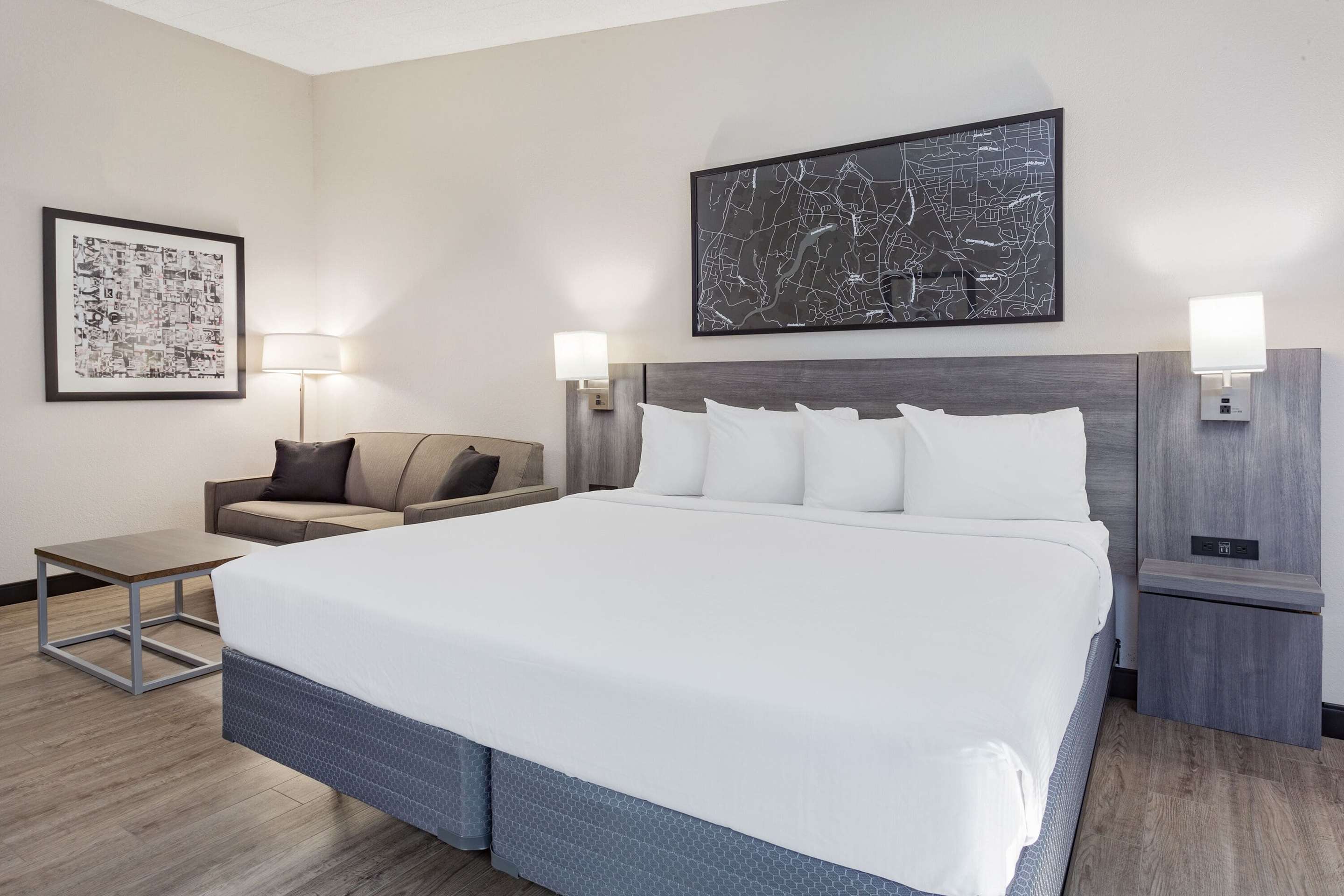 Restaurant | Ramada by Wyndham Hartford North / Bradley Airport