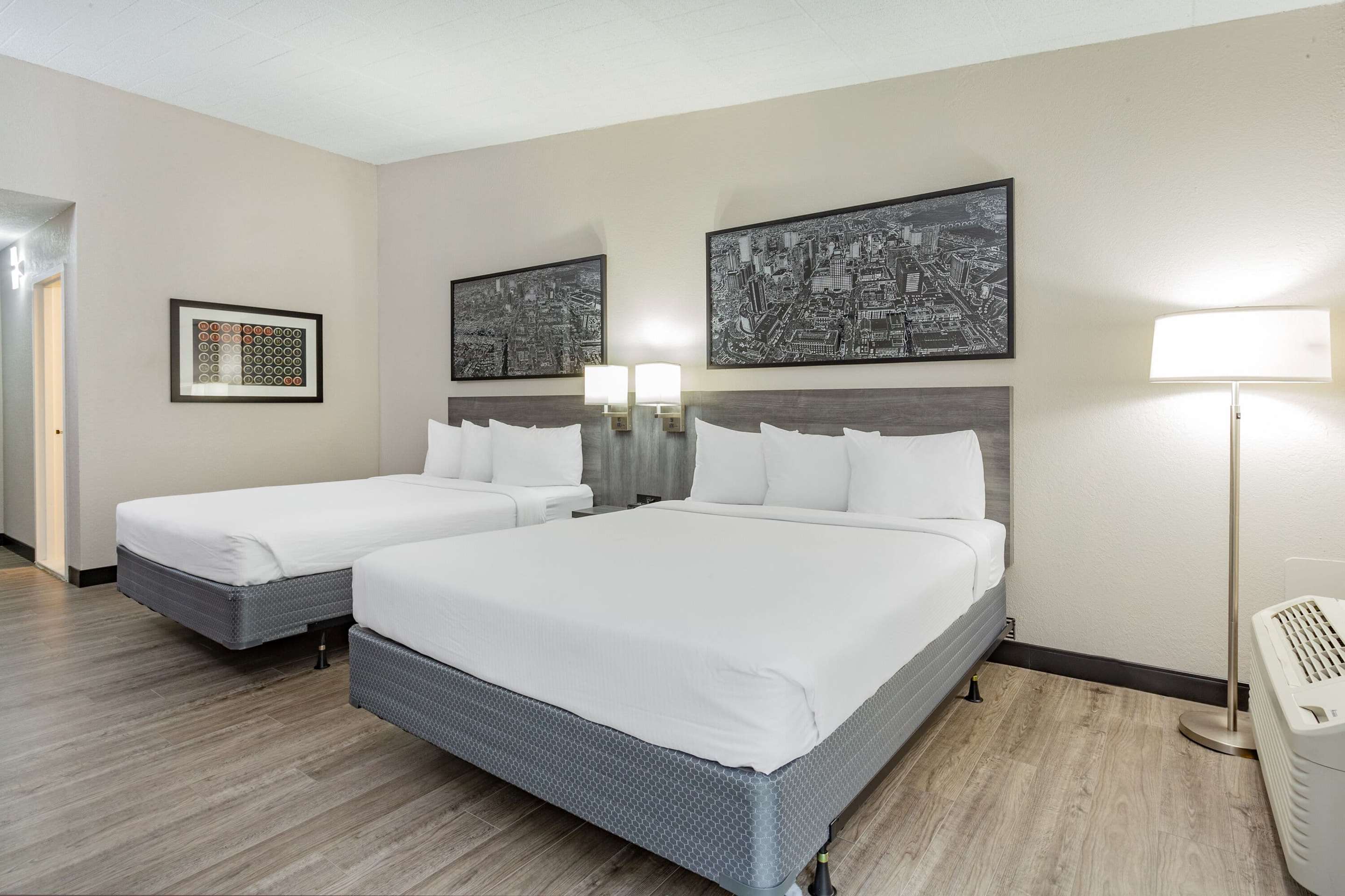 Restaurant | Ramada by Wyndham Hartford North / Bradley Airport