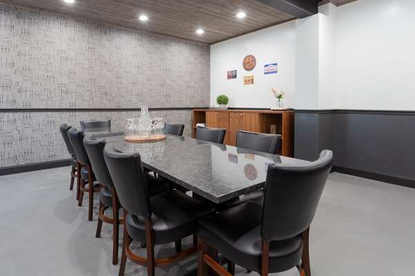 Restaurant - Ramada Hotel Windsor Locks