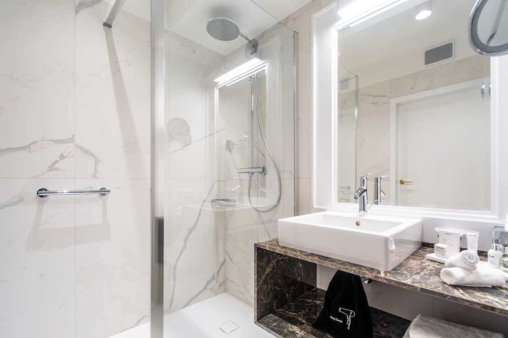 RADISSON BLU HOTEL SOPOT-guestroom-Guest Room,Bathroom,On-Site.jpg