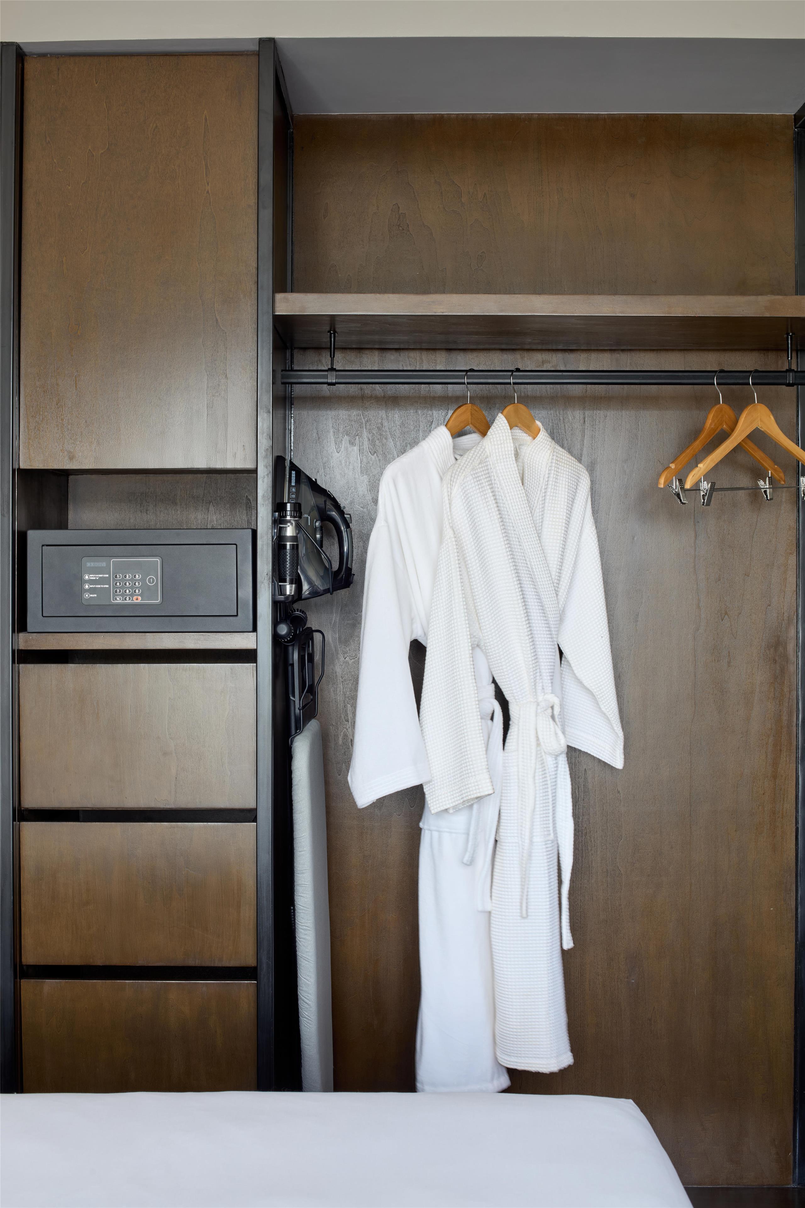 Radisson Red Cebu Mandaue, Cebu City