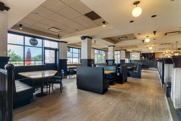 Restaurant - Best Western Premier Aberdeen Kamloops Hotel