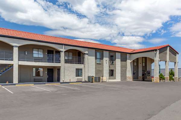 Exterior view - Quality Inn Show Low