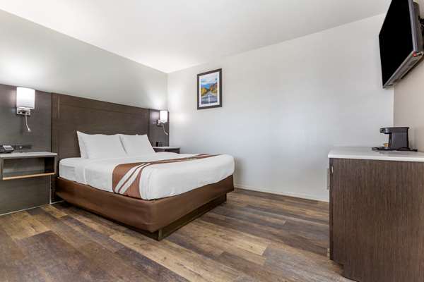  - Quality Inn Show Low