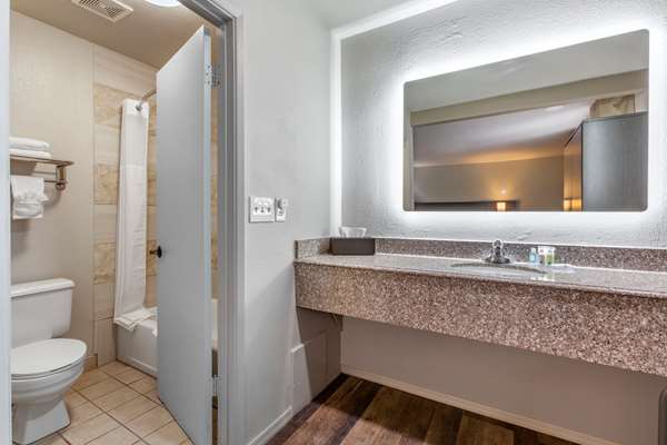  - Quality Inn Show Low