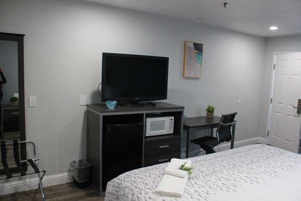  - SureStay Hotel by Best Western Chowchilla