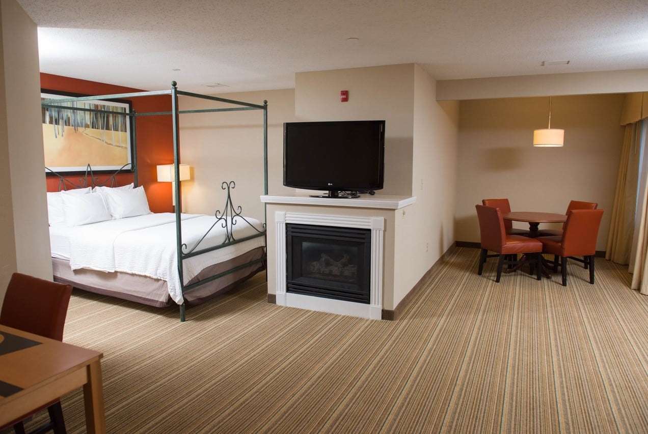 Hawthorn Suites BY Wyndham Erie