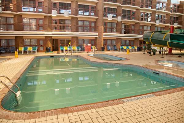 Pool - Medicine Hat Lodge