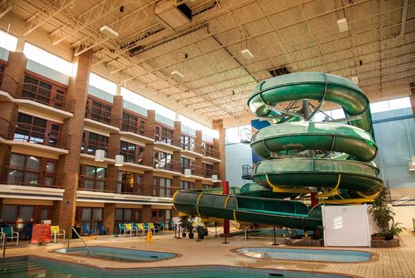 Pool - Medicine Hat Lodge