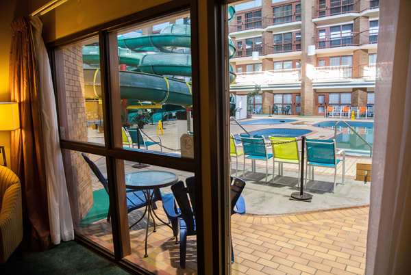 Pool - Medicine Hat Lodge