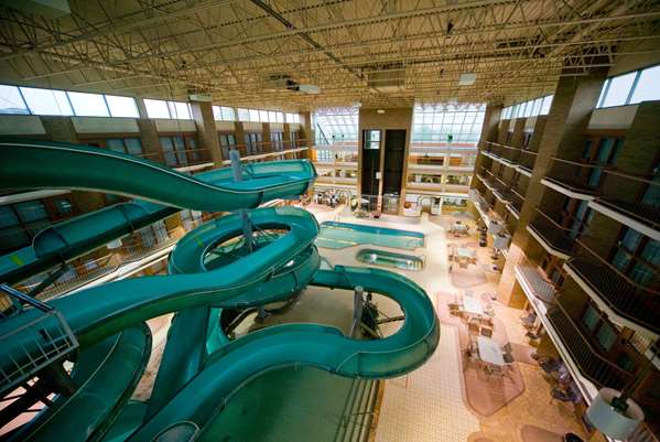 Pool - Medicine Hat Lodge