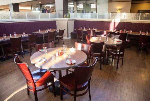 Restaurant - Medicine Hat Lodge