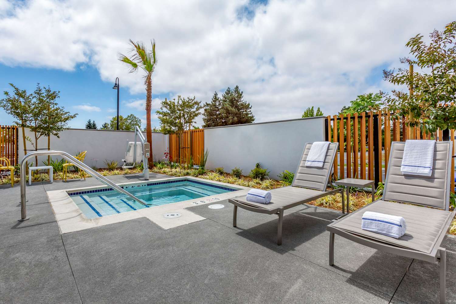 Cambria Hotel Sonoma Wine Country Rohnert Park, CA See Discounts