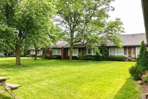 Exterior view - Quality Inn & Conference Centre Festival Stratford