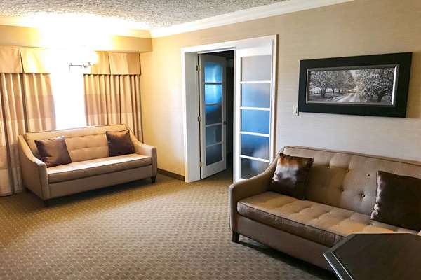 Suite - Quality Inn & Conference Centre Festival Stratford