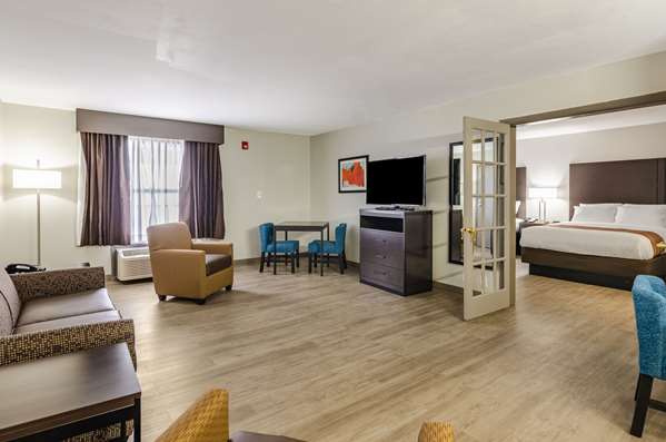Suite - Quality Inn Bristol - I-81, Exit 74A