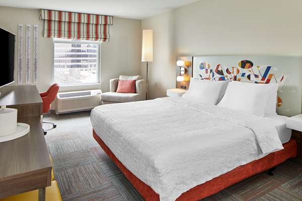  - Hampton Inn & Suites Midtown Atlanta - I-75 & I-85, Exit 250
