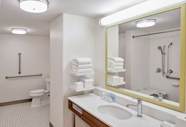  - Hampton Inn & Suites Midtown Atlanta - I-75 & I-85, Exit 250
