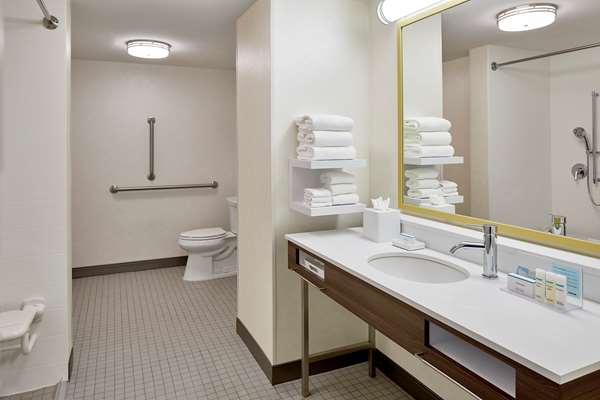  - Hampton Inn & Suites Midtown Atlanta - I-75 & I-85, Exit 250