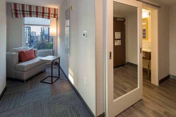  - Hampton Inn & Suites Midtown Atlanta - I-75 & I-85, Exit 250