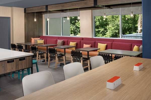 Restaurant - Tru by Hilton Ashley Phosphate North Charleston - I-26, Exit 209