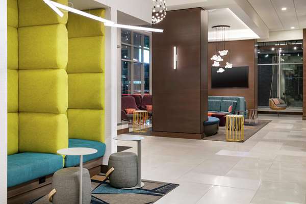  - Tru by Hilton Hotel & Convention Center Downtown Denver