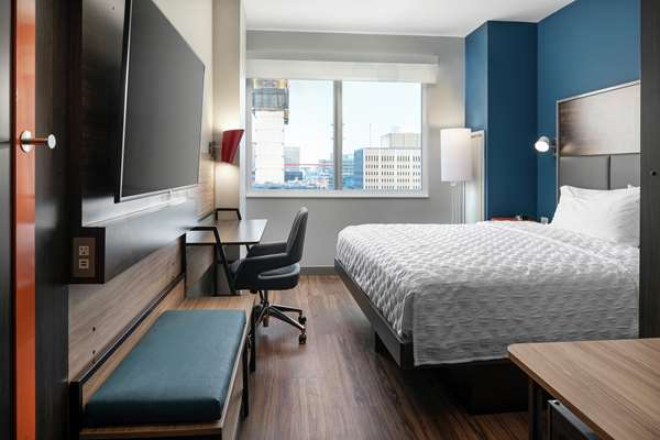  - Tru by Hilton Hotel & Convention Center Downtown Denver