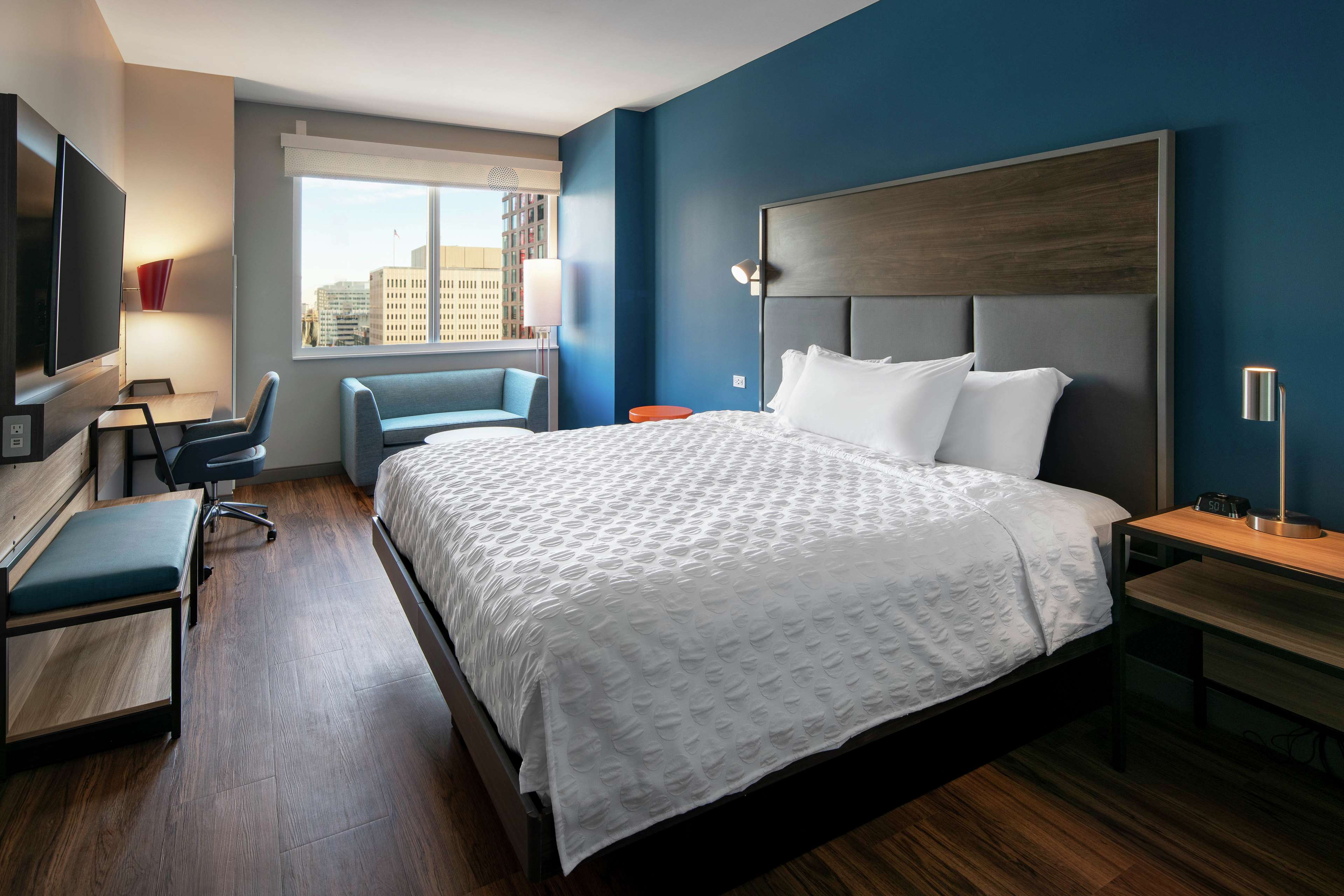 Tru By Hilton Denver Downtown Convention Center Room Type - 1KNG MOB HEARING ACC W TUB