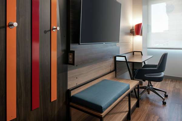  - Tru by Hilton Hotel & Convention Center Downtown Denver