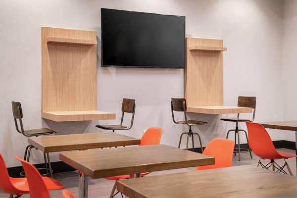 Amenities - Tru by Hilton Hotel & Convention Center Downtown Denver