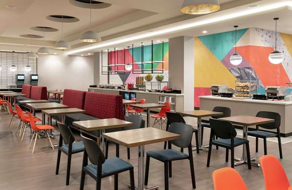 Amenities - Tru by Hilton Hotel & Convention Center Downtown Denver