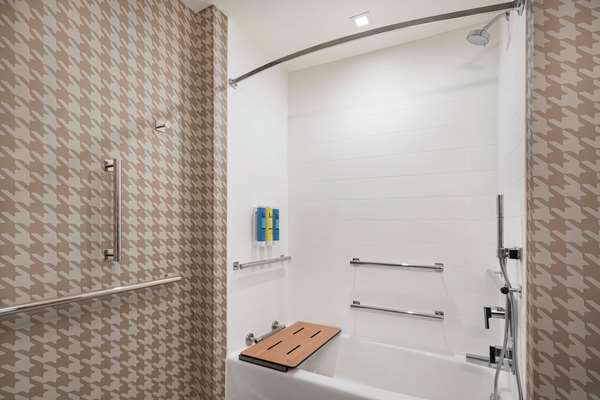  - Home2 Suites by Hilton & Convention Center Downtown Denver