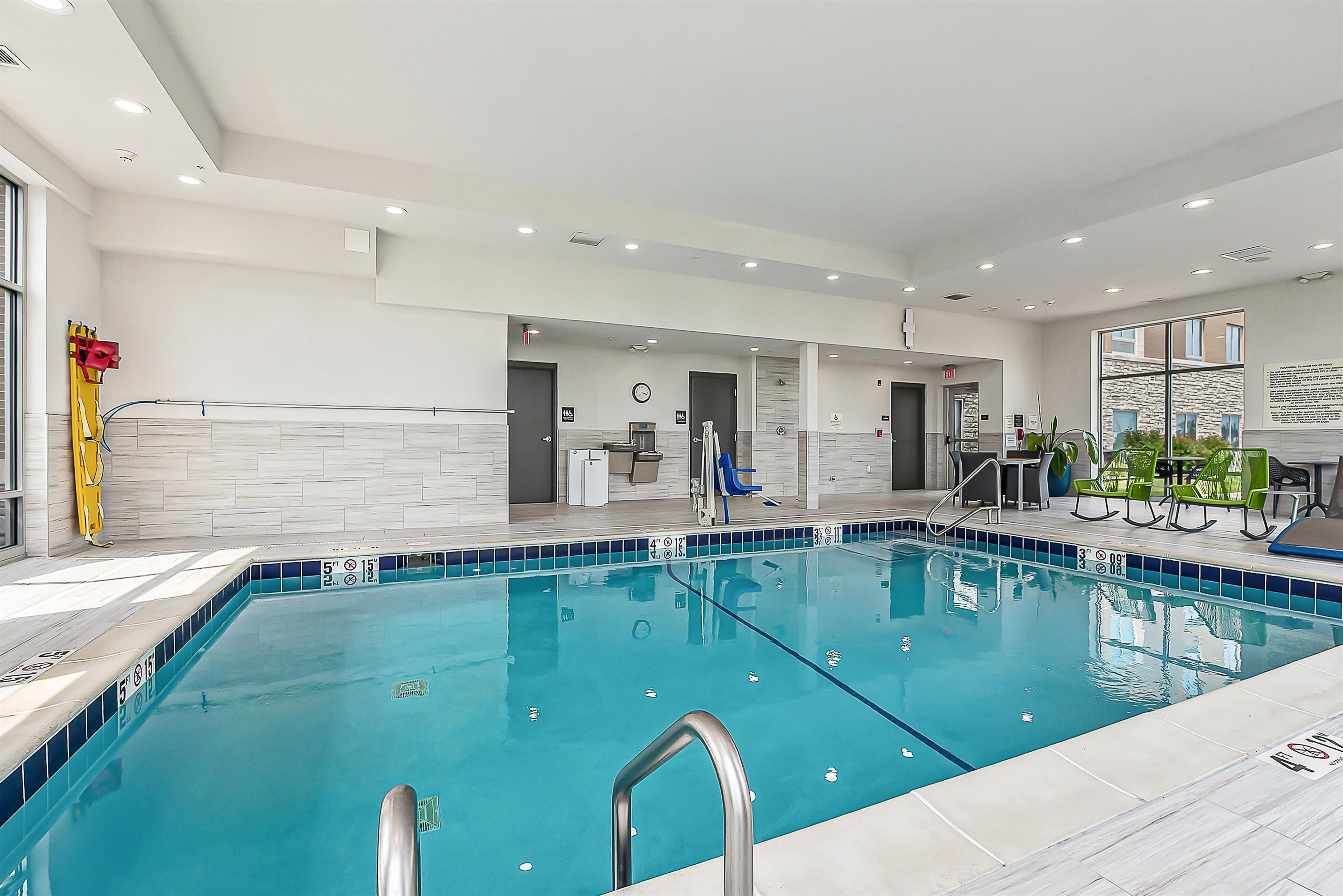 Pool | Hampton Inn & Suites Howell
