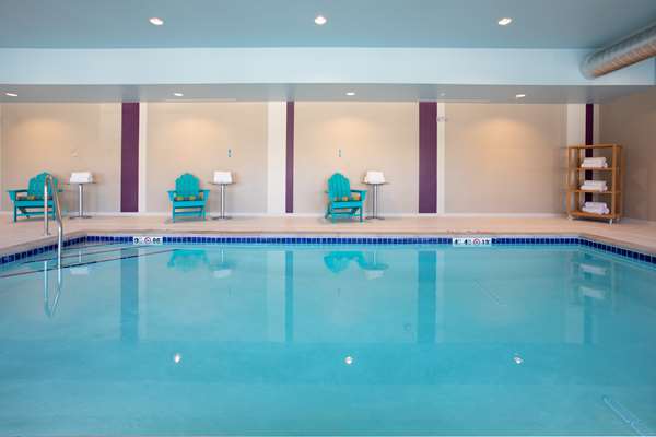 Pool - Home2 Suites by Hilton Omaha