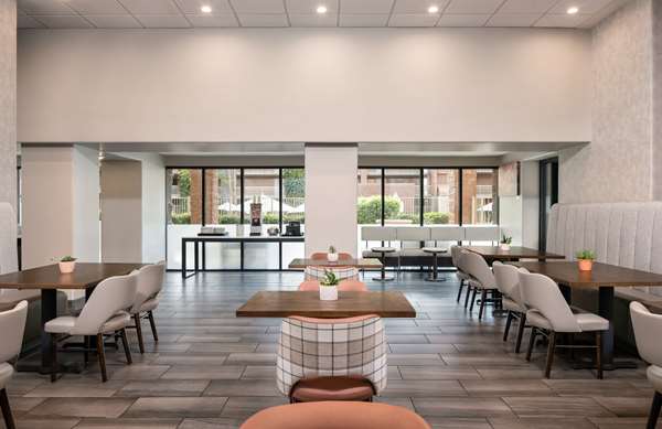 Amenities - Embassy Suites East Tucson