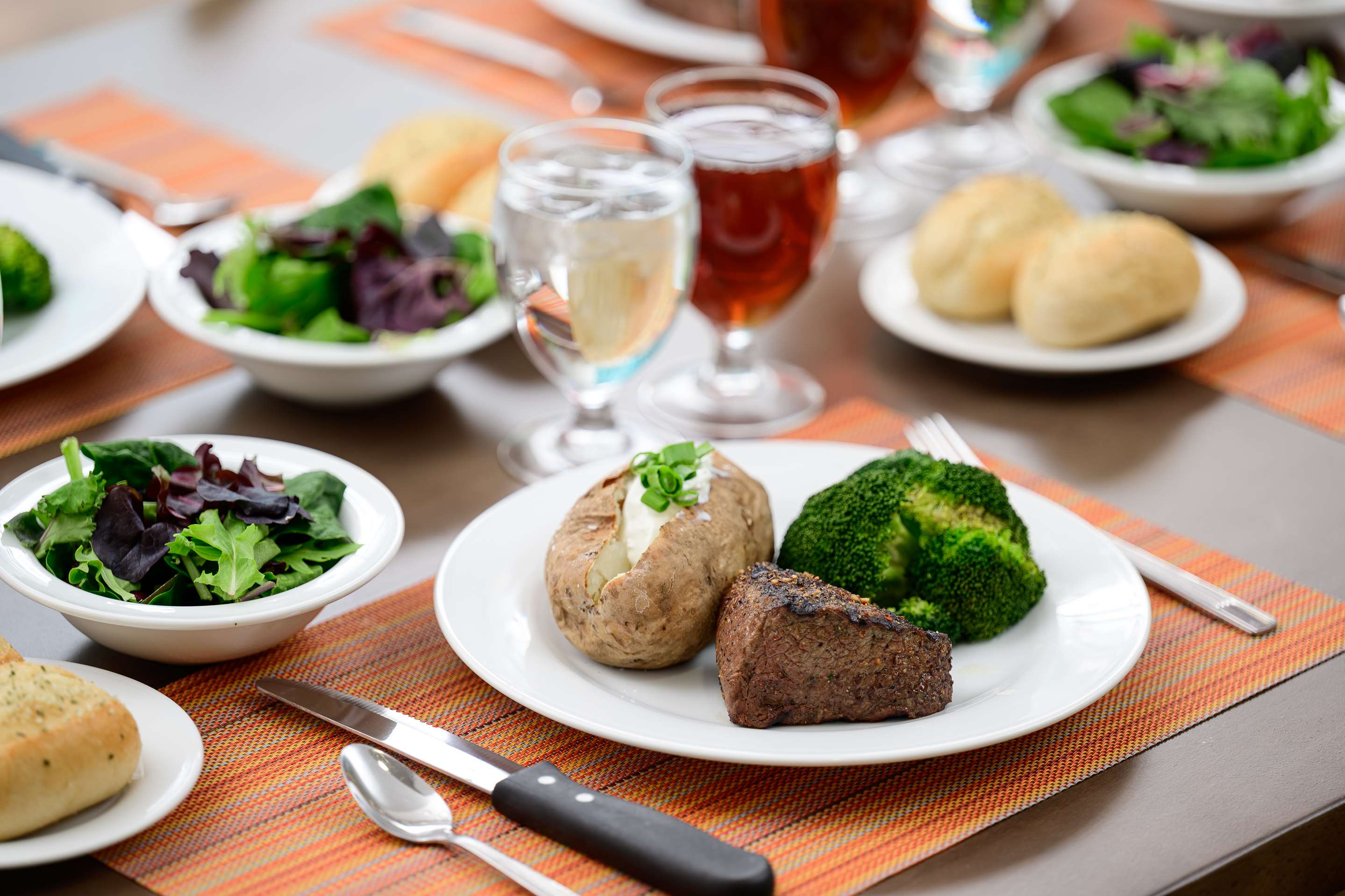 Restaurant | Hilton Garden Inn Knoxville Papermill Drive