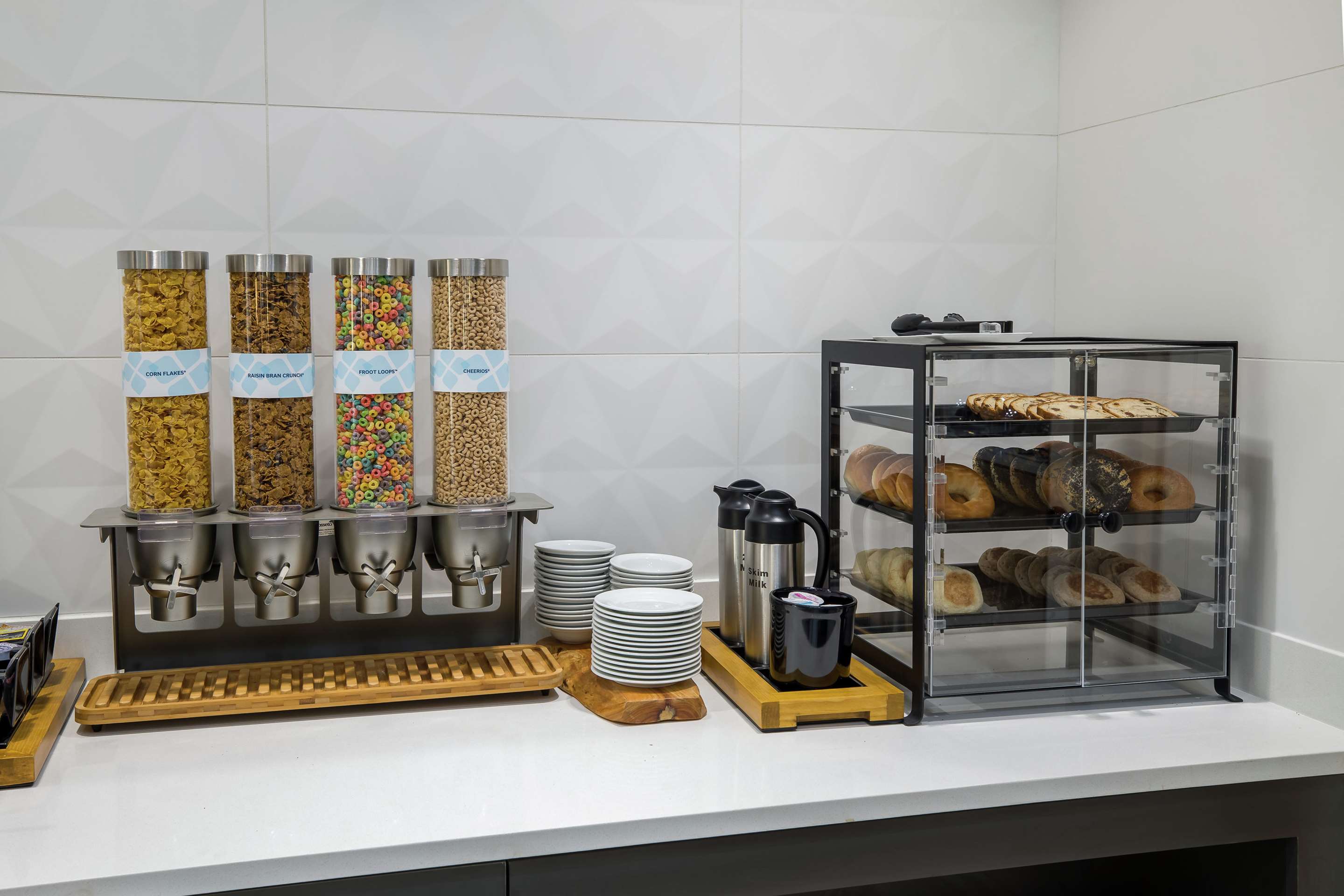 Breakfast Area | Hilton Garden Inn Knoxville Papermill Drive