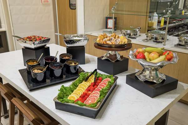 Amenities - Hilton Garden Inn Papermill Drive Knoxville - I-40 & I-75, Exit 383