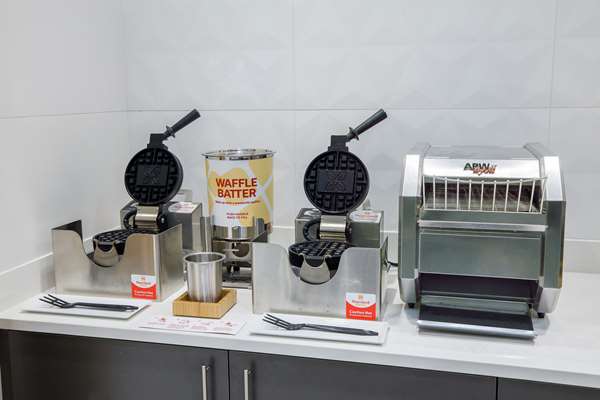 Amenities - Hilton Garden Inn Papermill Drive Knoxville - I-40 & I-75, Exit 383