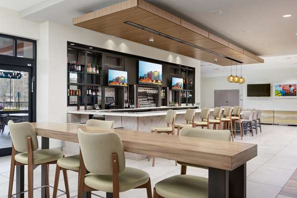 Bar - Hilton Garden Inn Papermill Drive Knoxville - I-40 & I-75, Exit 383