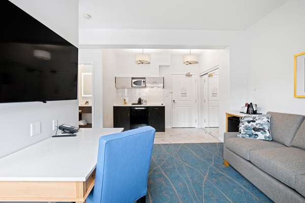  - Crown Columbia Hotel Trail