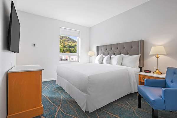  - Crown Columbia Hotel Trail