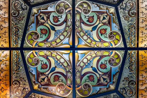 Bar - Crown Columbia Hotel Trail