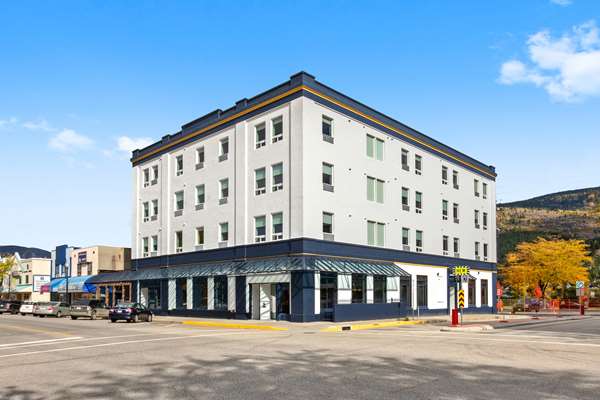 On-Site,Outdoor/Exterior,Exterior View of Building