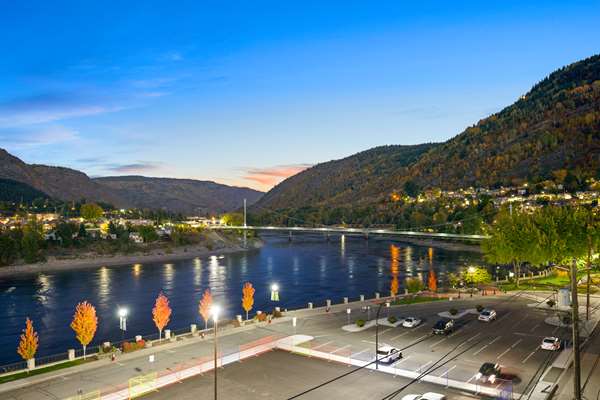 Exterior view - Crown Columbia Hotel Trail