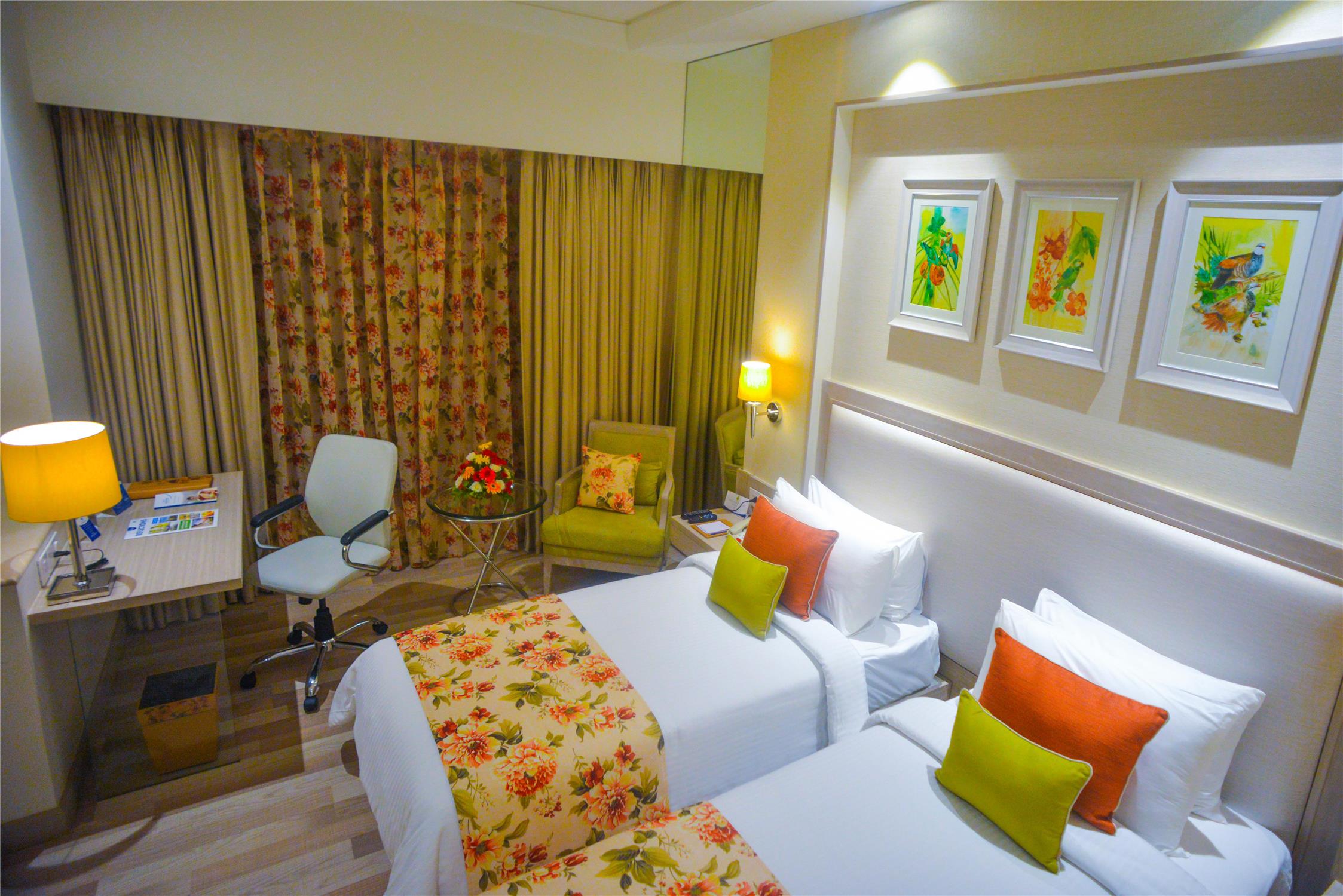 Hotel Efcee Sarovar Portico Bhavnagar - DLX TWIN