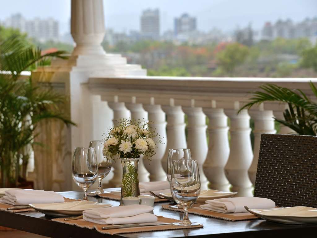 Majestic Court Sarovar Portico