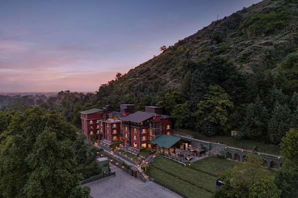 HOTEL GOLDEN TULIP SRINAGAR