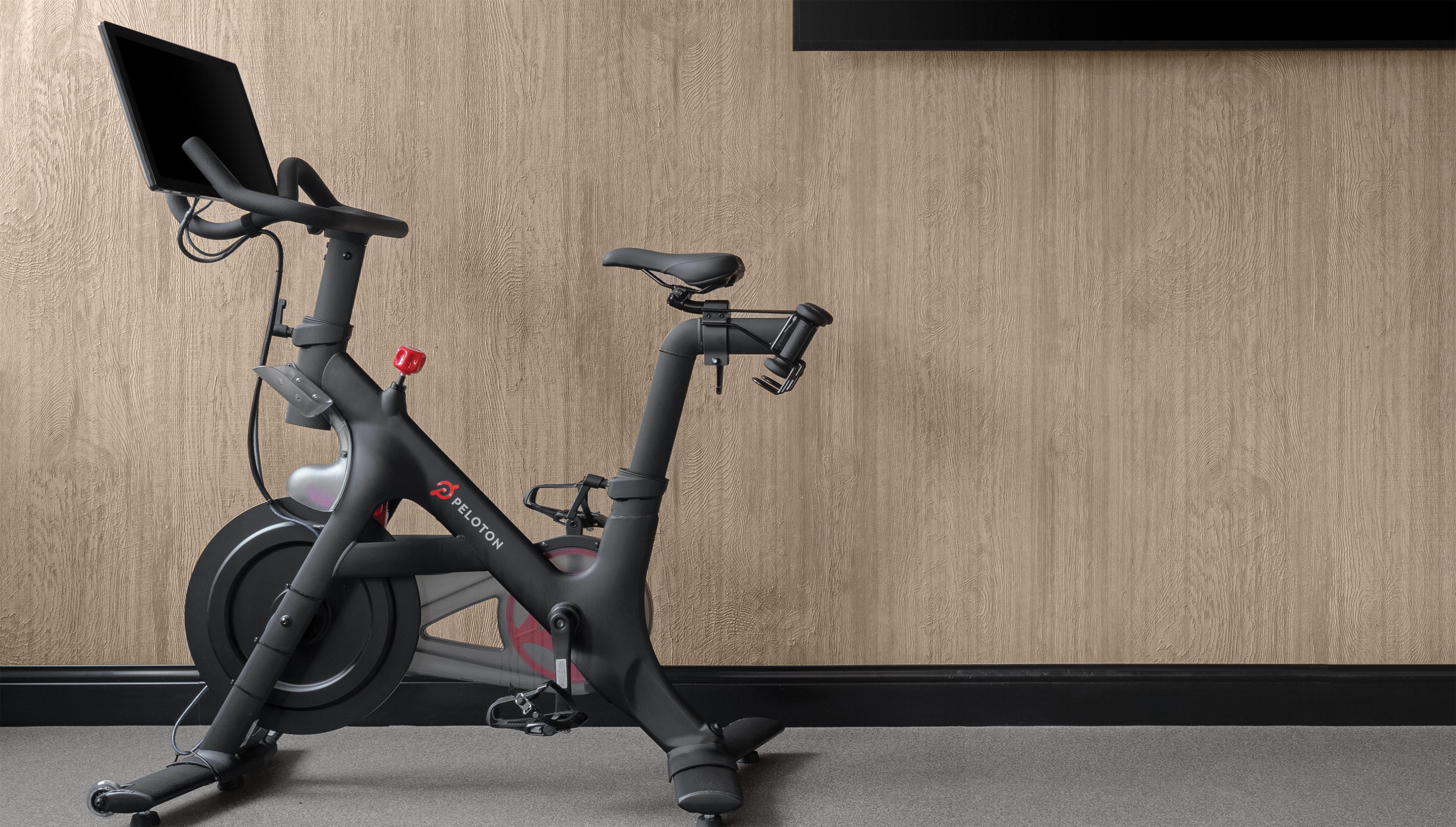 Health club fitness center gym | Hampton Inn Boston Woburn