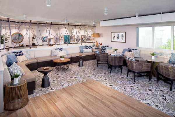 Restaurant - Reach Hotel Key West